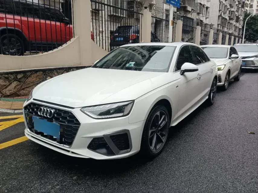2022 Audi A4L 2.0T 190HP L4 7DCT