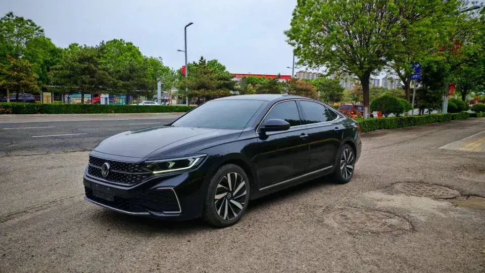 2021 Volkswagen Passat 2.0T 186HP L4 7DCT