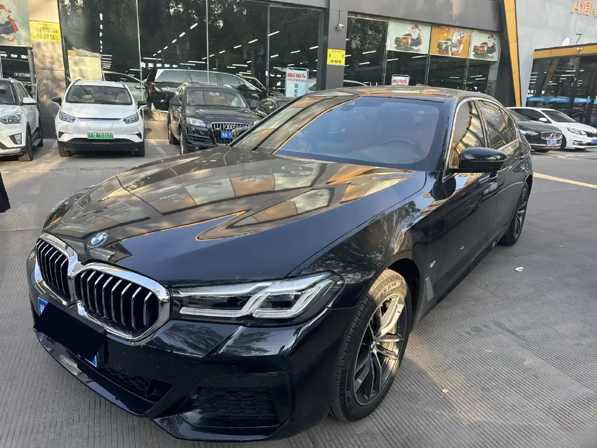 2022 BMW 5 Series 2.0T 184HP L4 8AT