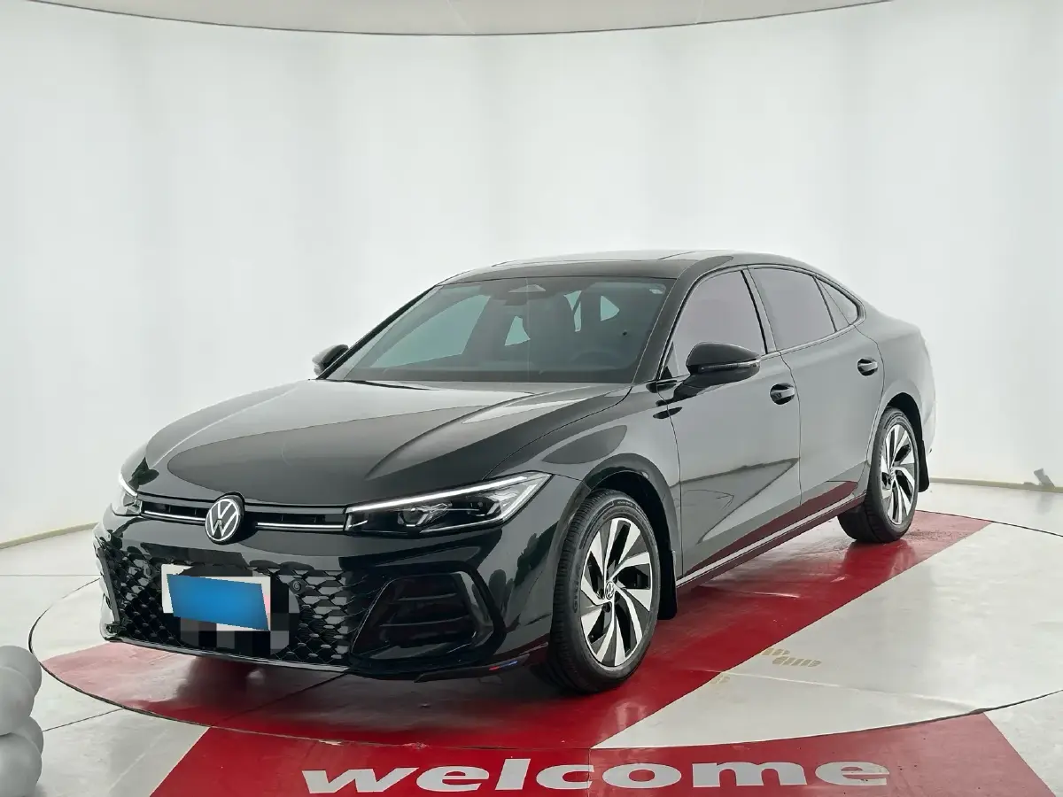 2025 Volkswagen Passat 2.0T 220HP L4 7DCT