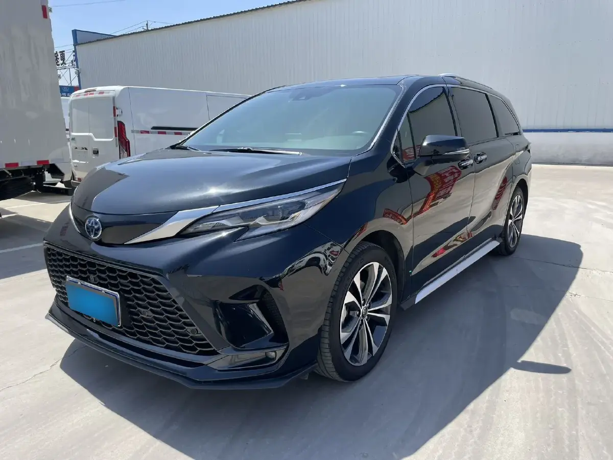 2023 Toyota Granvia 2.5L 189HP L4 E-CVT Hybrid