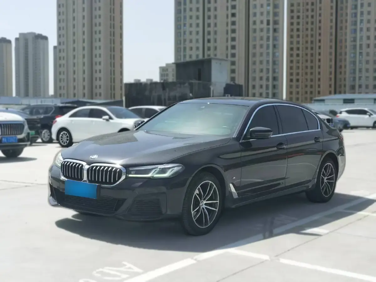 2022 BMW 5 Series 2.0T 184HP L4 8AT