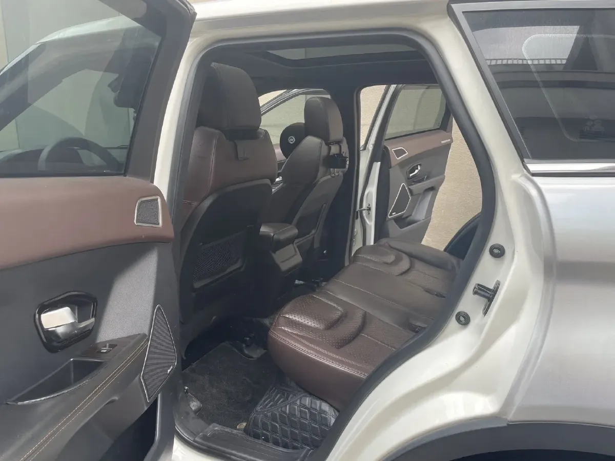 2016 Landwind X7 2.0T 190HP L4 8AT,autocango,china used car exporter,china ev exporter,chinese used car exporter,chinese used ev exporter