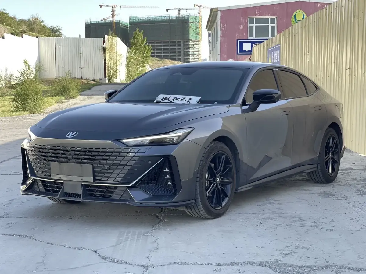 2023 ChangAn UNI-V 1.5T 188HP L4 7DCT