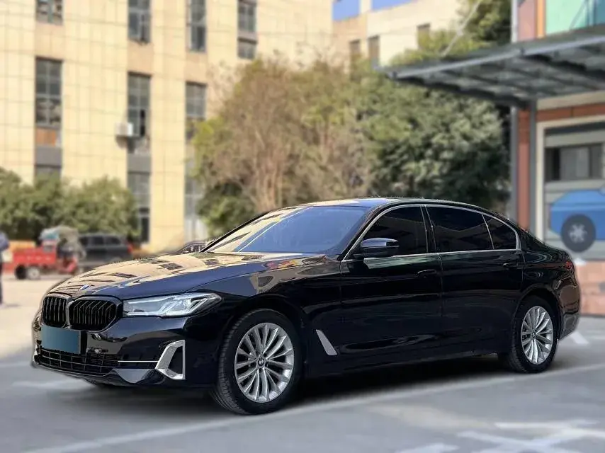 2022 BMW 5 Series 2.0T 184HP L4 8AT