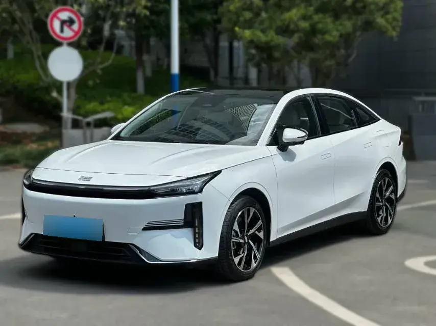 2023 Geely Galaxy L6 1.5T 163HP L4 3DHT PHEV