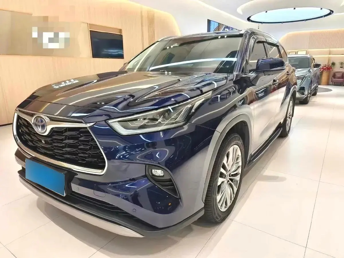 2022 Toyota Highlander 2.5L 192HP L4 E-CVT Hybrid
