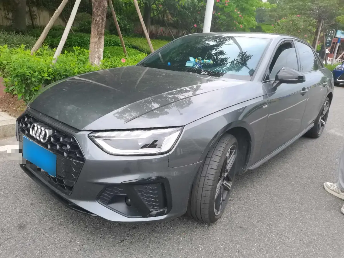 2024 Audi A4L 2.0T 190HP L4 7DCT