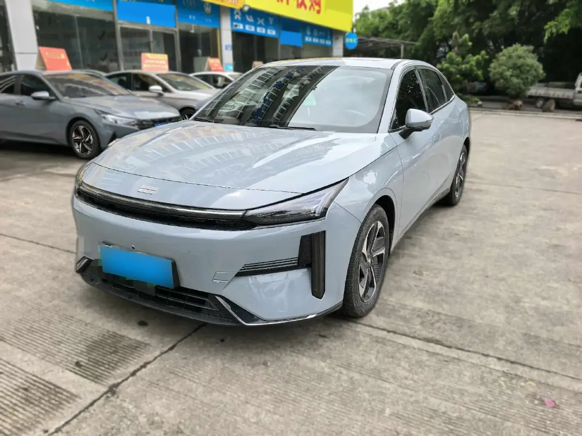 2024 Geely Galaxy L6 1.5T 163HP L4 3DHT PHEV