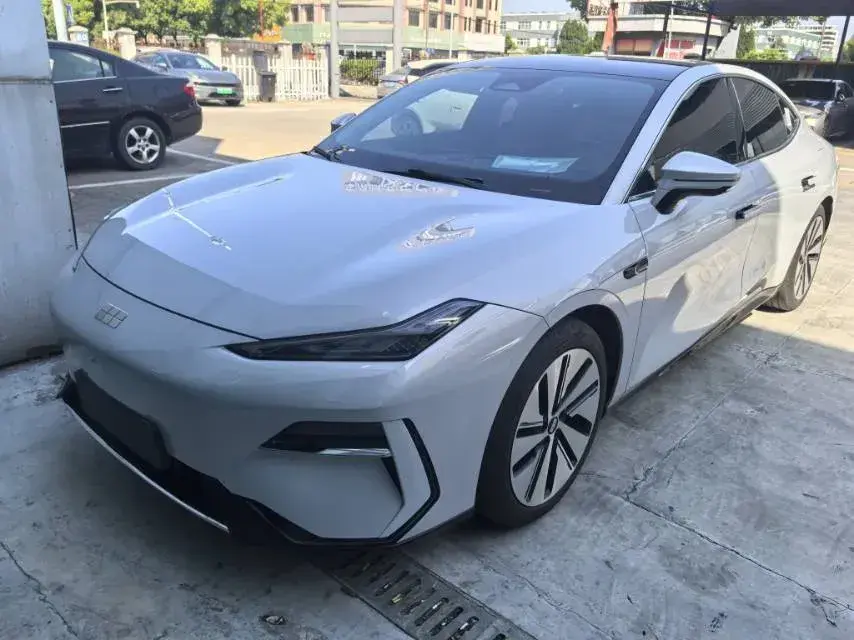2024 Geely Galaxy E8 BEV 76KWH