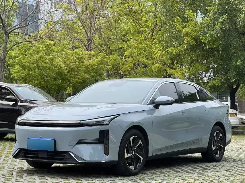 2023 Geely Galaxy L6 1.5T 163HP L4 3DHT PHEV