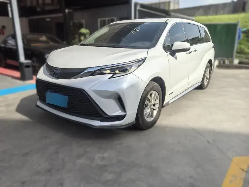 2023 Toyota Granvia 2.5L 189HP L4 E-CVT Hybrid