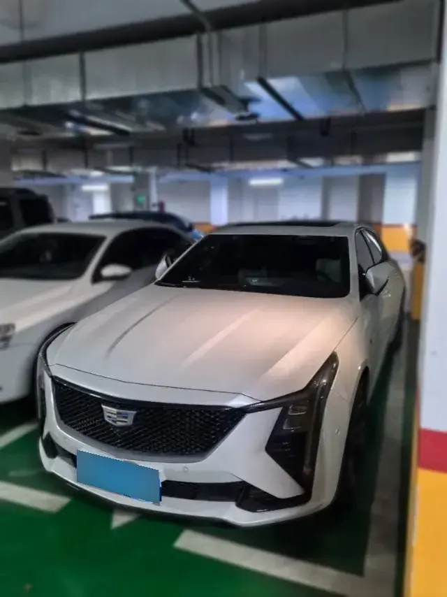 2024 Cadillac CT5 2.0T 237HP L4 10AT