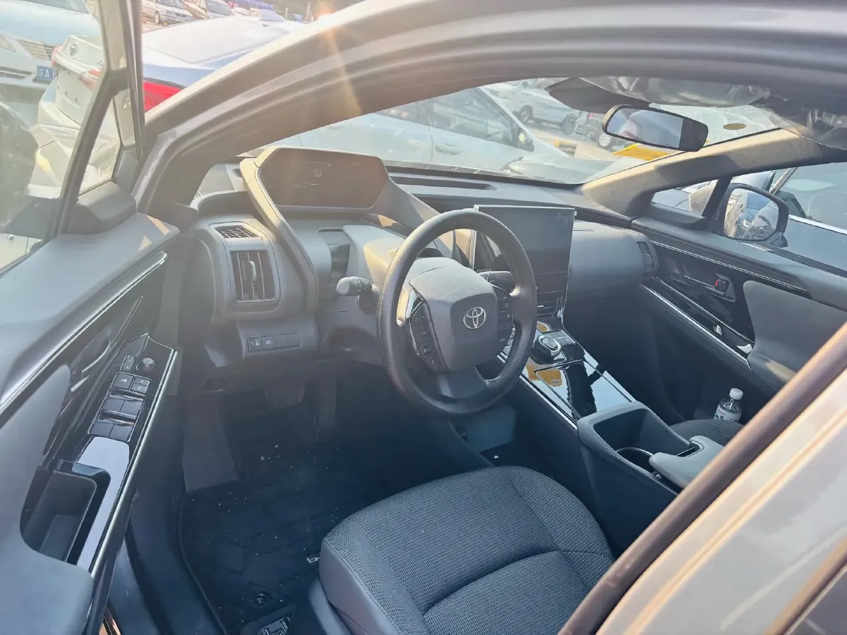 2024 Toyota BZ4X BEV 66.7KWH,autocango,china used car exporter,china ev exporter,chinese used car exporter,chinese used ev exporter