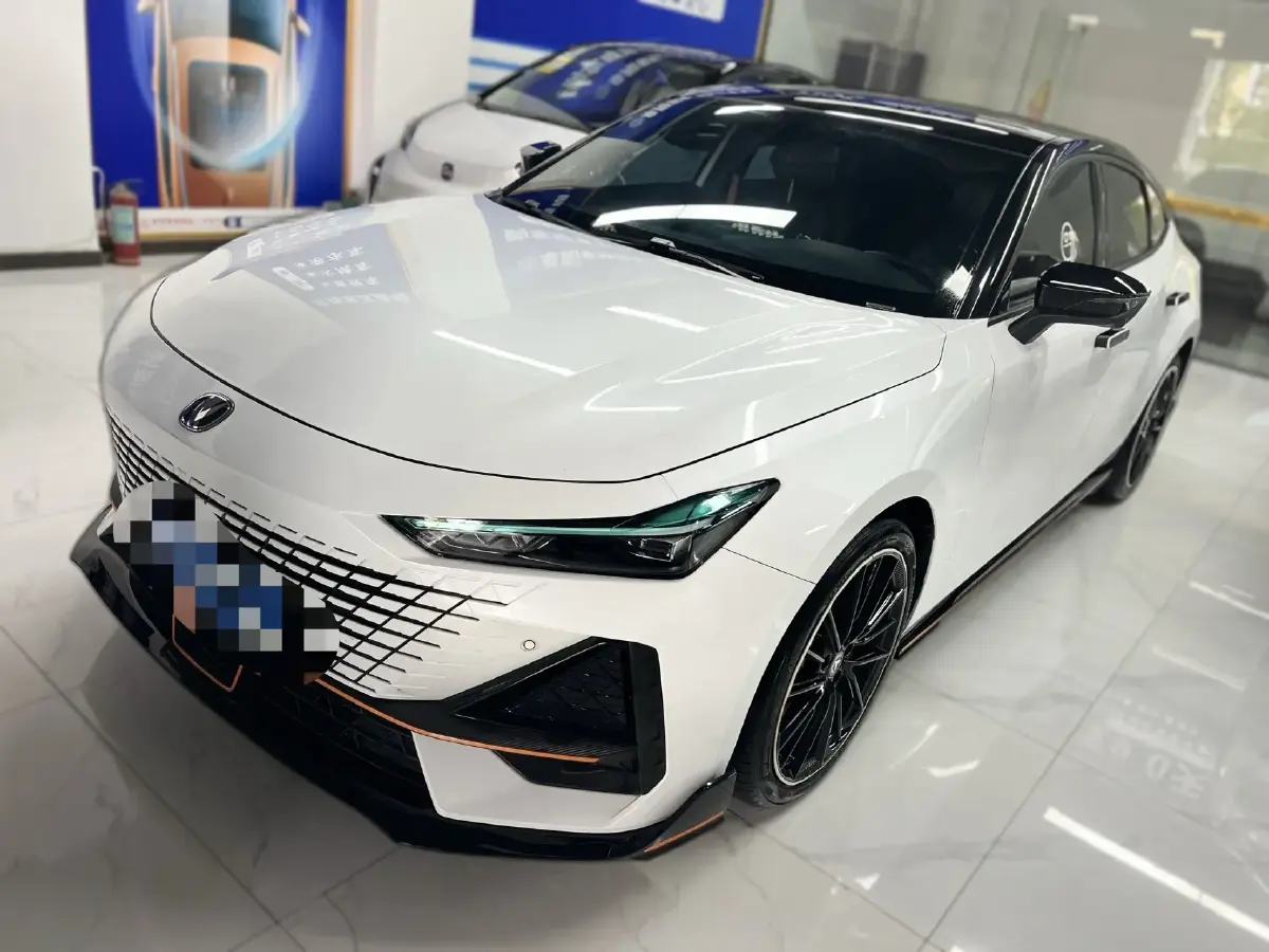 2022 ChangAn UNI-V 1.5T 188HP L4 7DCT