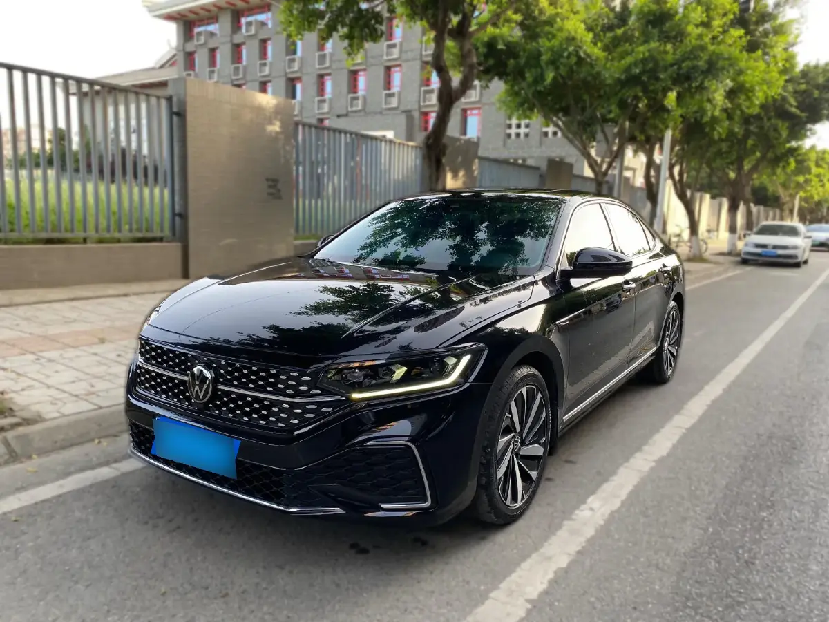 2022 Volkswagen Passat 2.0T 186HP L4 7DCT