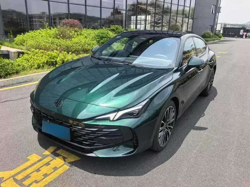 2025 MG 7 2.0T 261HP L4 9AT