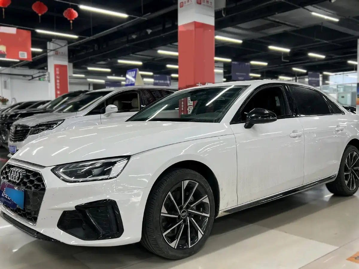 2023 Audi A4L 2.0T 190HP L4 7DCT