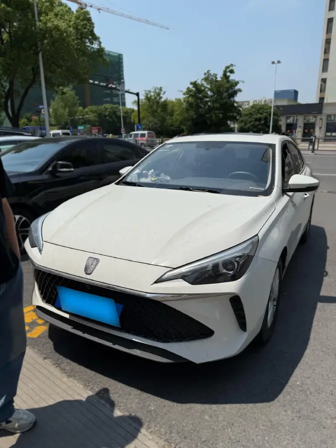 2023 Roewe i5 1.5L 129HP L4 CVT