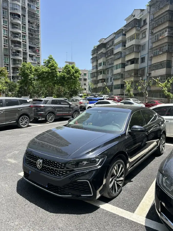 2022 Volkswagen Passat 2.0T 186HP L4 7DCT