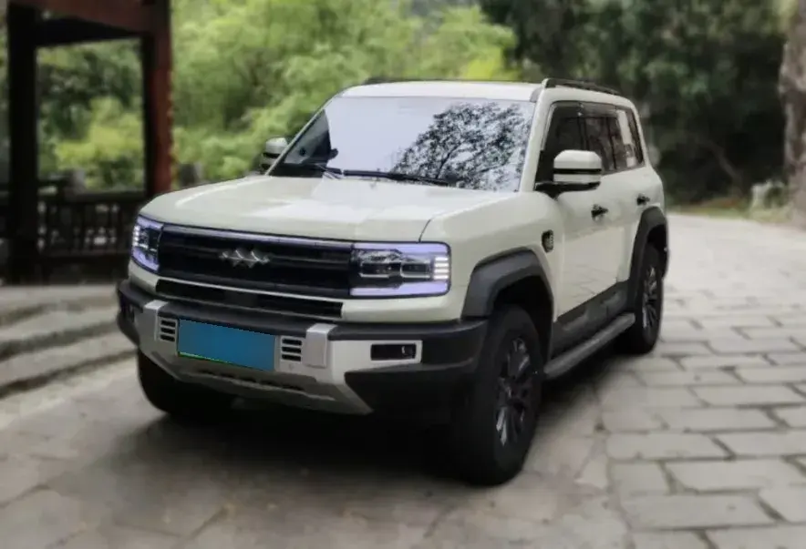 2023 FangChengBao Bao 5 1.5T 194HP L4 E-CVT PHEV 31.8KWH