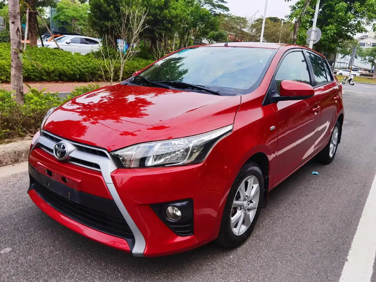 2014 Toyota Yaris L 1.5L 107HP L4 4AT