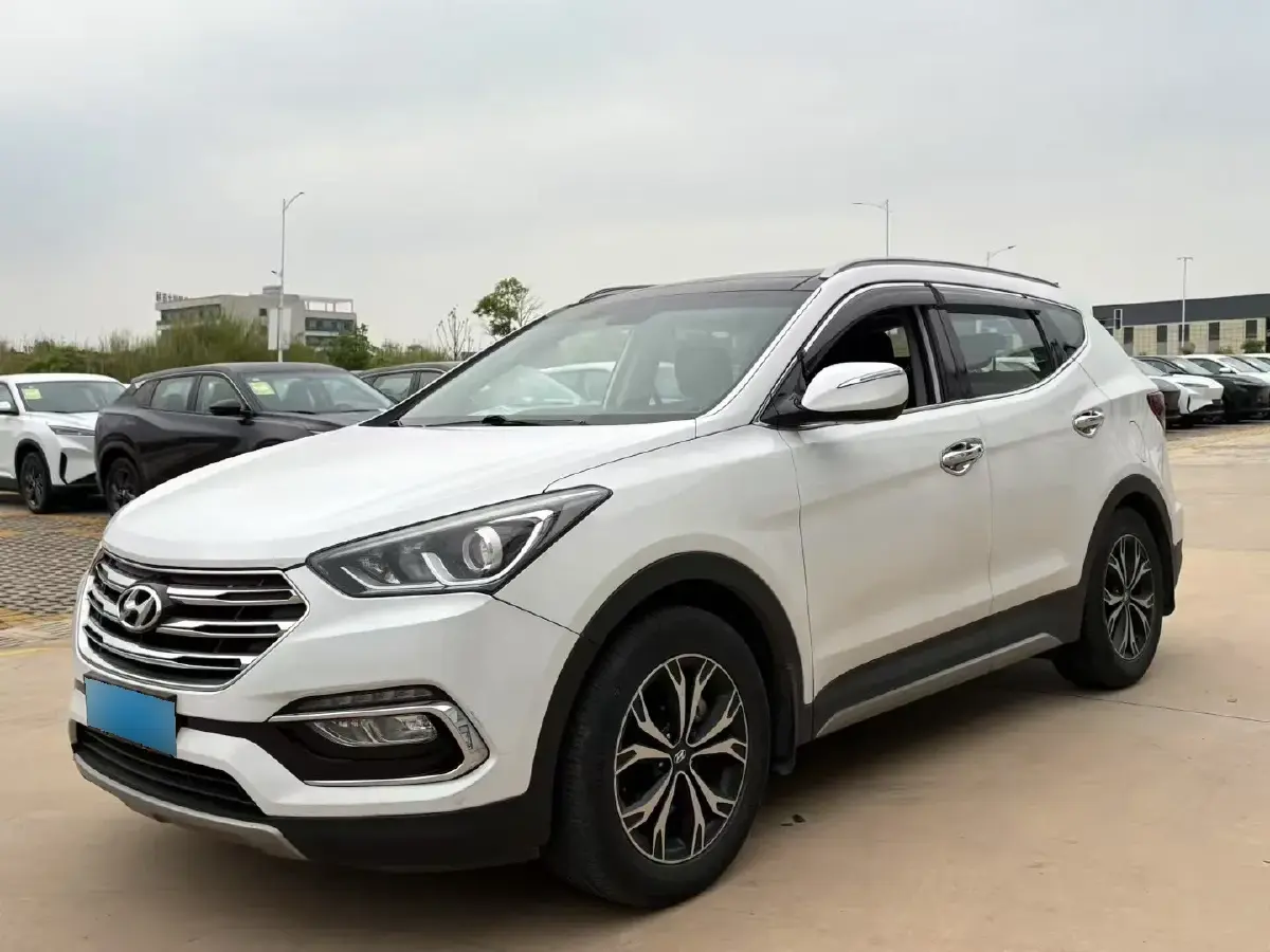2017 Hyundai Santafe 2.0T 245HP L4 6AT