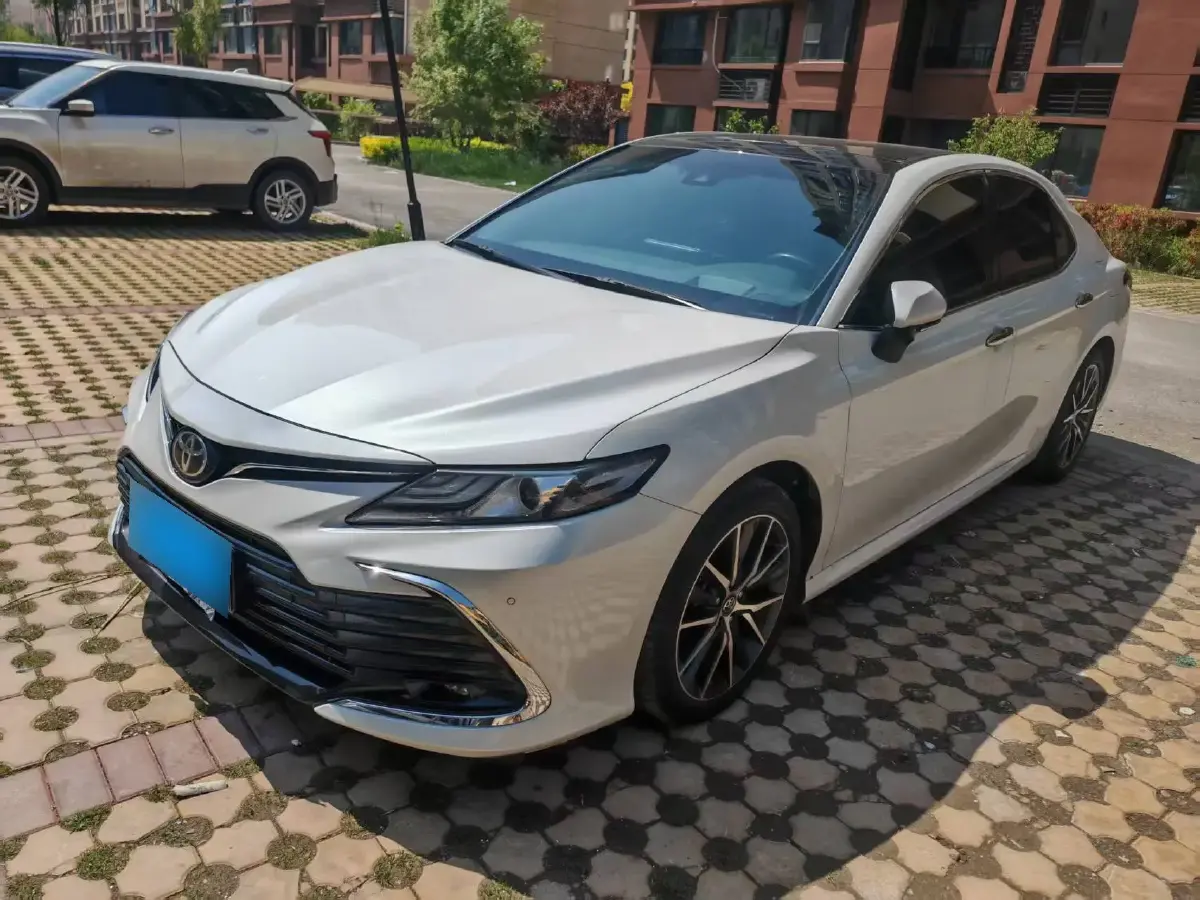 2021 Toyota Camry 2.5L 209HP L4 8AT