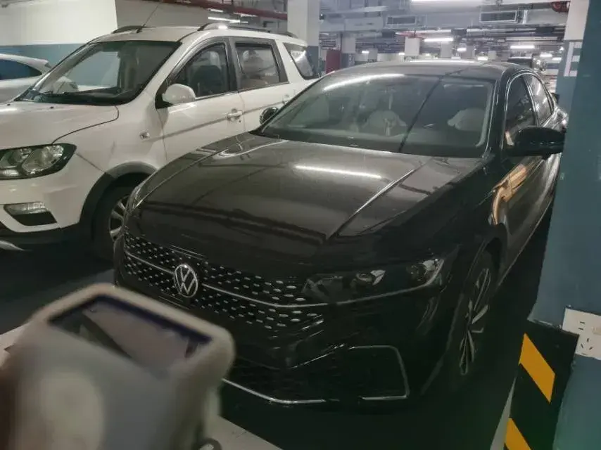 2022 Volkswagen Passat 2.0T 186HP L4 7DCT