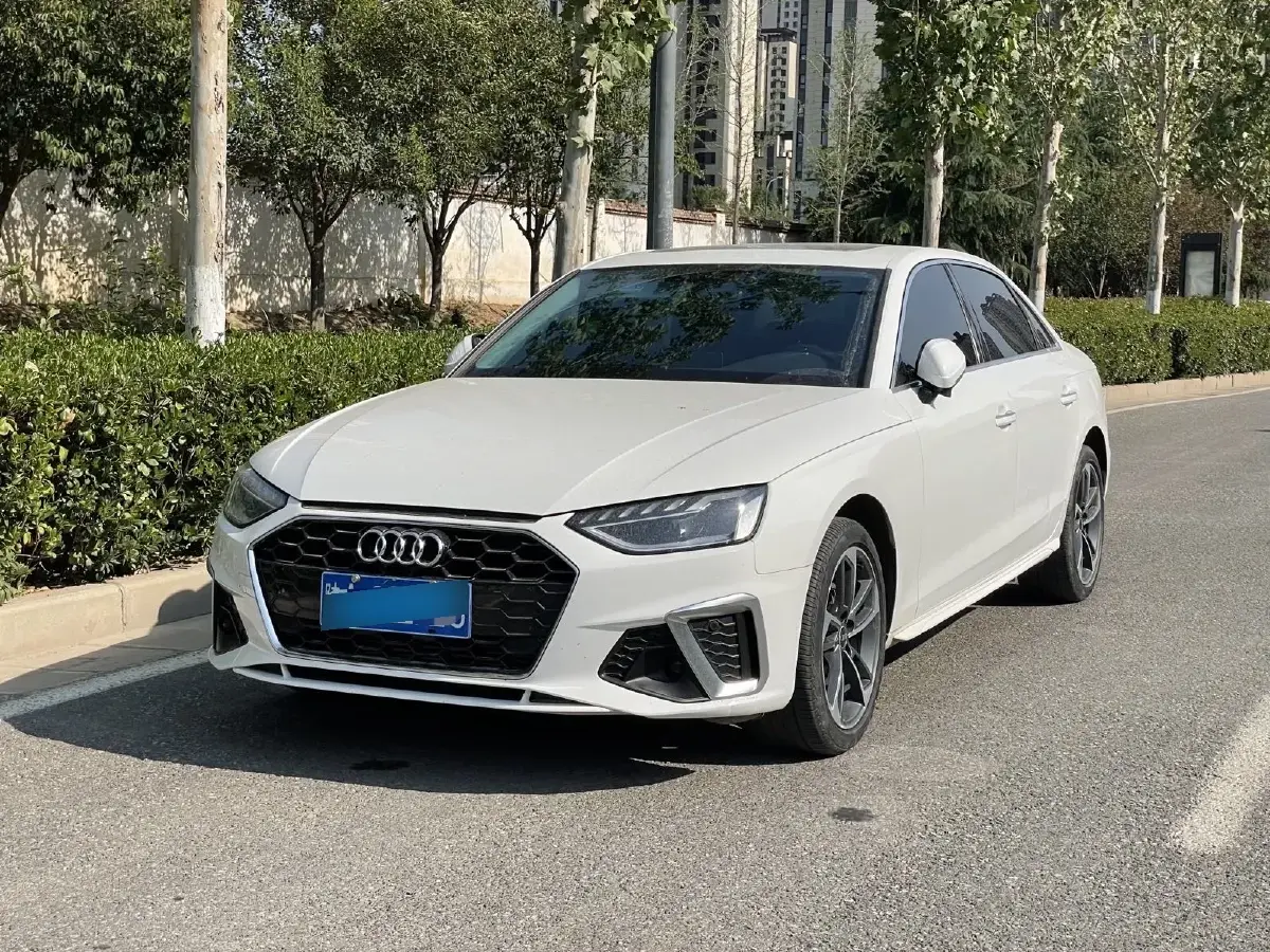 2022 Audi A4L 2.0T 190HP L4 7DCT
