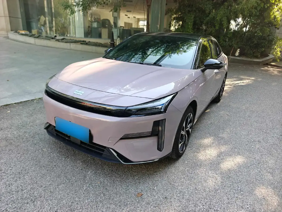 2023 Geely Galaxy L6 1.5T 163HP L4 3DHT PHEV