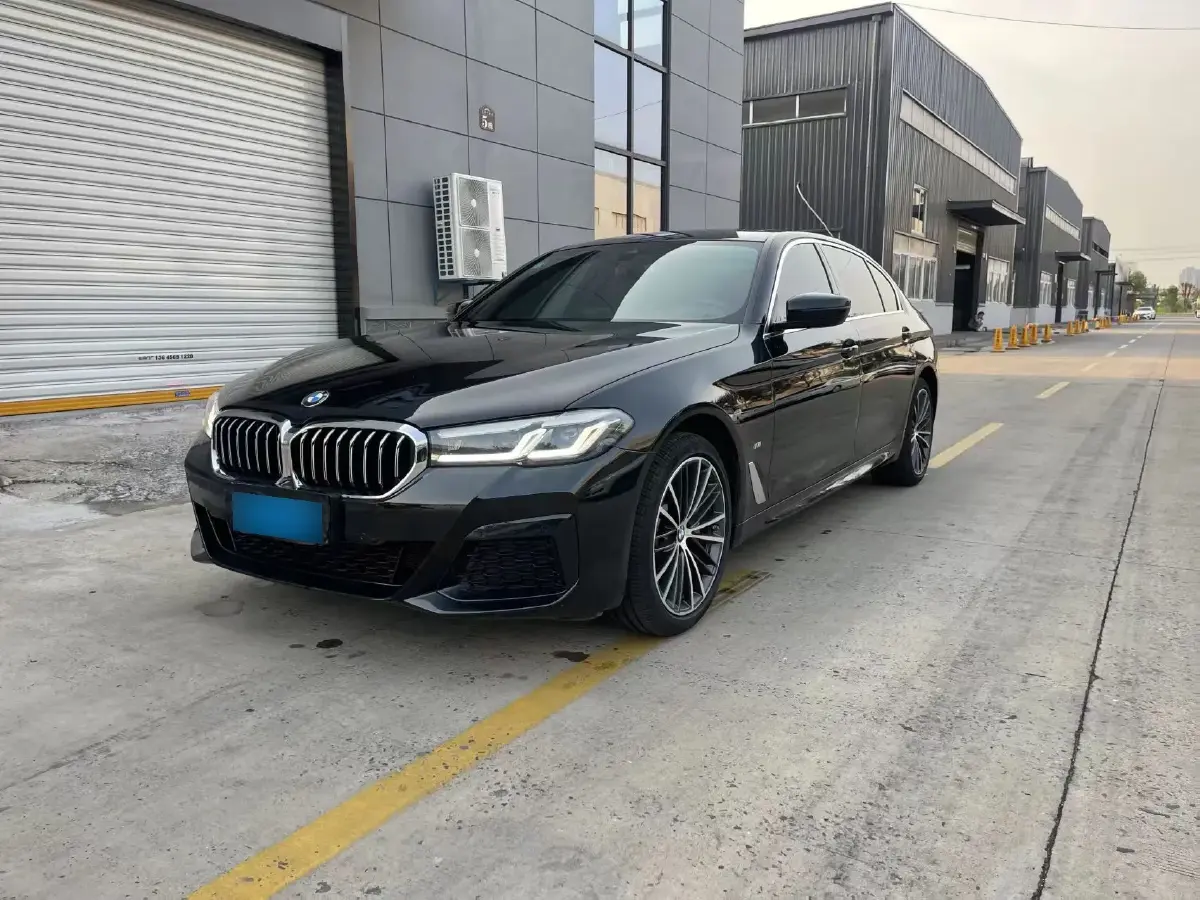 2023 BMW 5 Series 2.0T 245HP L4 8AT