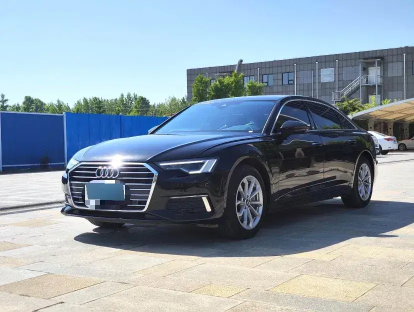 2022 Audi A6L 2.0T 190HP L4 7DCT
