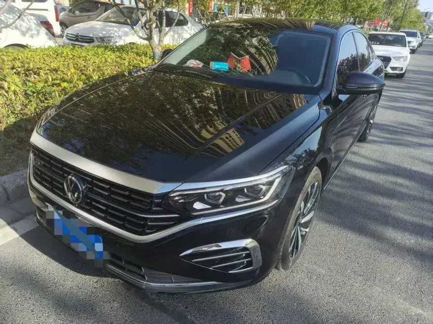 2024 Volkswagen Passat 2.0T 220HP L4 7DCT