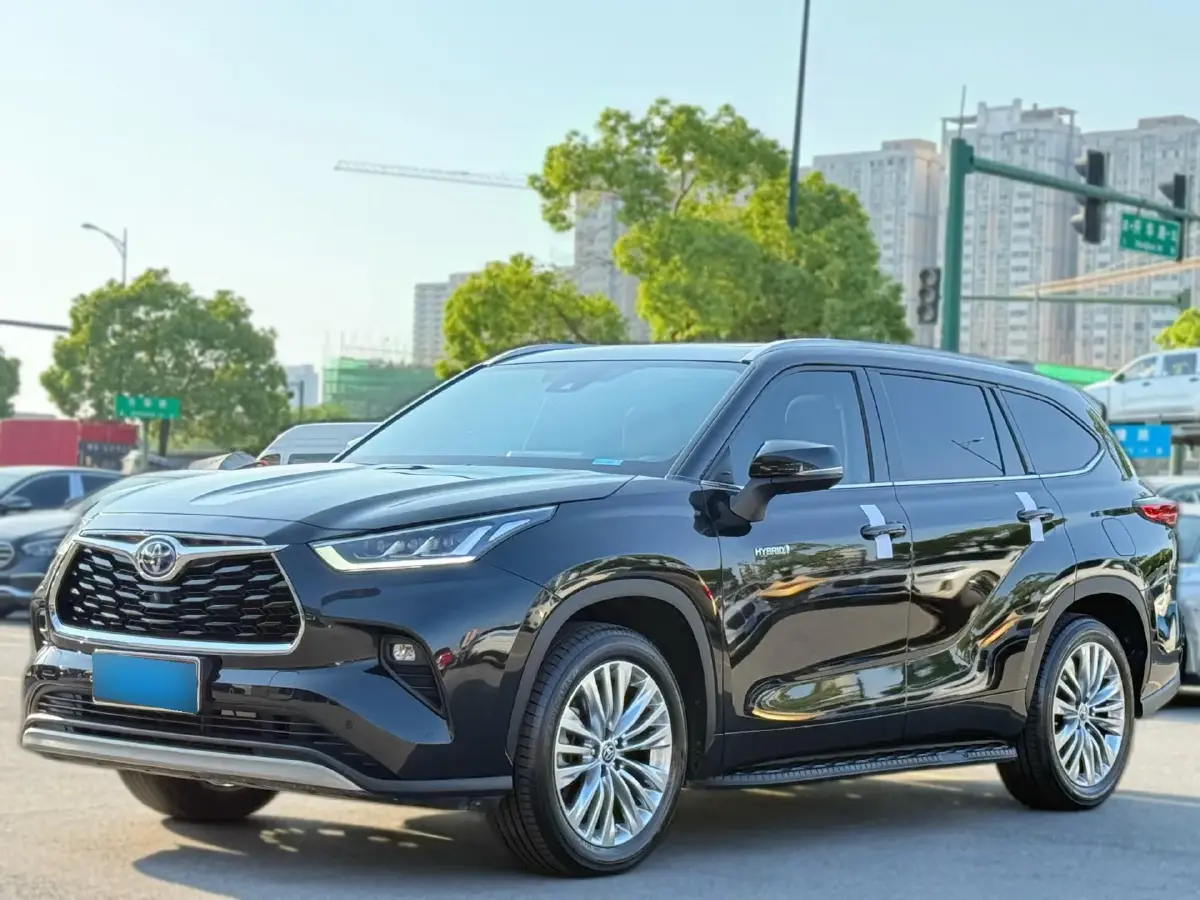 2022 Toyota Highlander 2.5L 192HP L4 E-CVT Hybrid