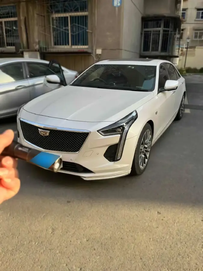 2022 Cadillac CT6 2.0T 237HP L4 10AT