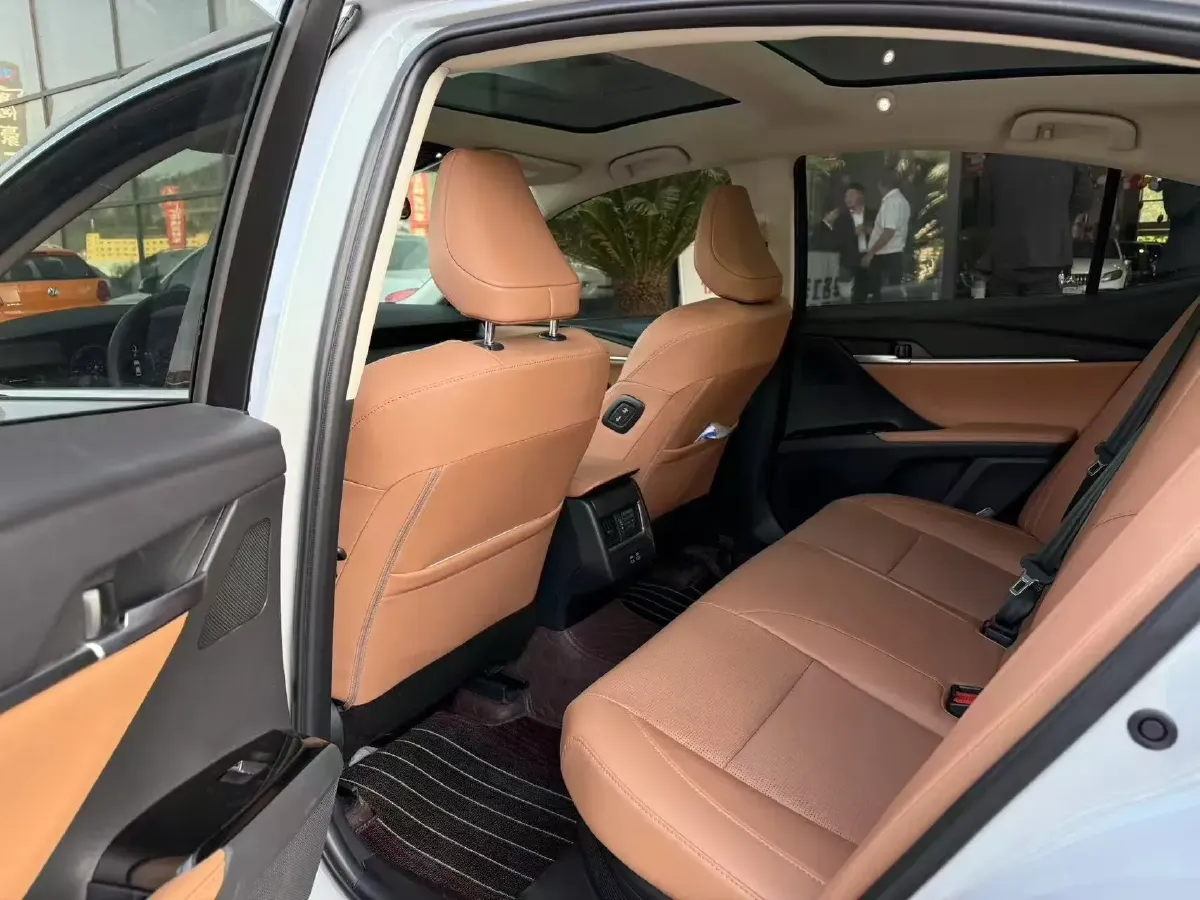 2024 Toyota Camry 2.0L 152HP L4 E-CVT Hybrid,autocango,china used car exporter,china ev exporter,chinese used car exporter,chinese used ev exporter