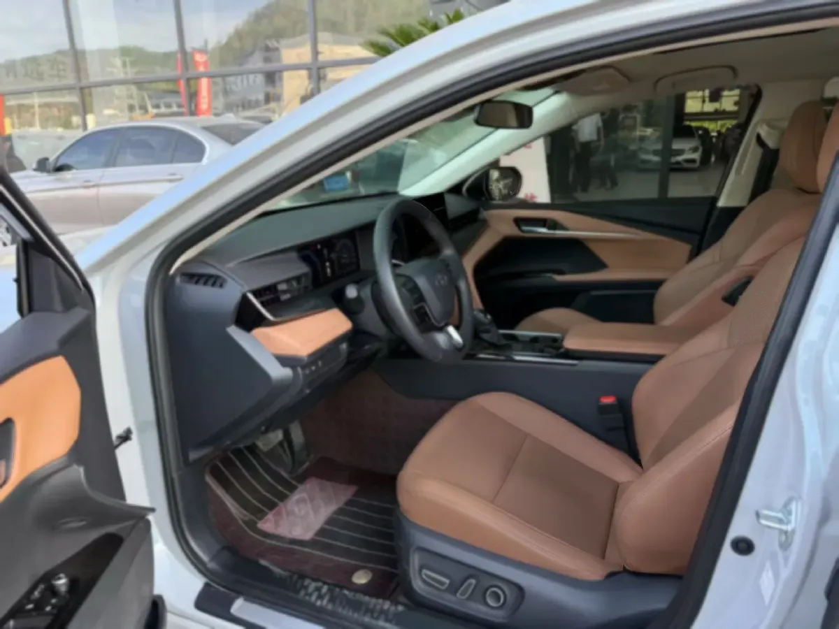 2024 Toyota Camry 2.0L 152HP L4 E-CVT Hybrid,autocango,china used car exporter,china ev exporter,chinese used car exporter,chinese used ev exporter