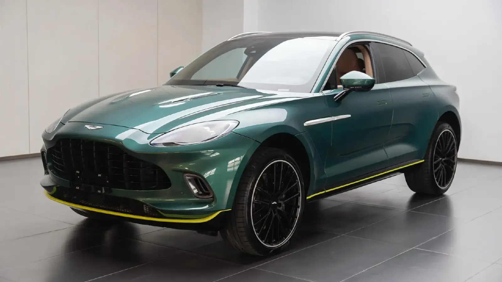 2022 Aston Martin DBX 4.0T 550HP V8 9AT