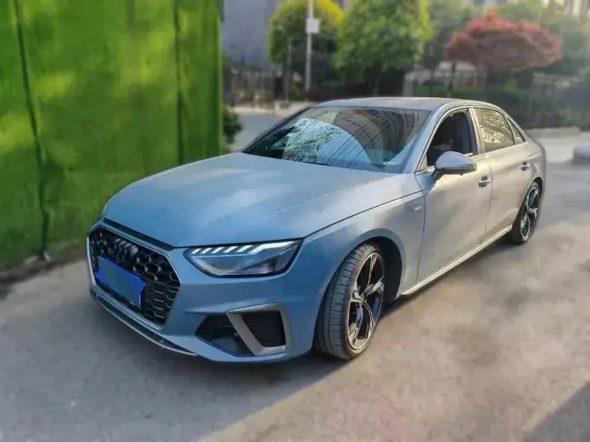 2022 Audi A4L 2.0T 190HP L4 7DCT