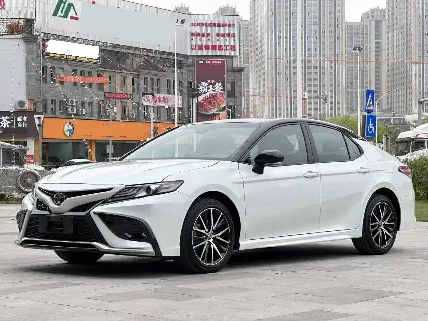 2021 Toyota Camry 2.5L 209HP L4 8AT
