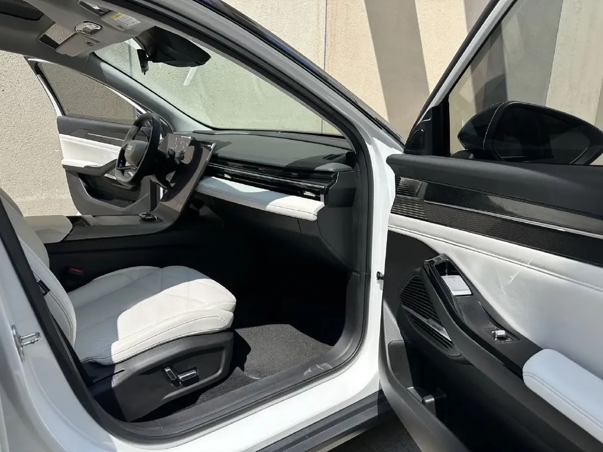 2023 Geely Galaxy L6 1.5T 163HP L4 3DHT PHEV,autocango,china used car exporter,china ev exporter,chinese used car exporter,chinese used ev exporter