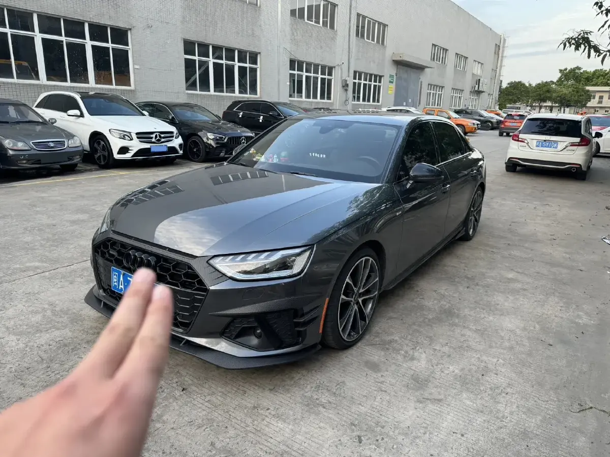 2022 Audi A4L 2.0T 252HP L4 7DCT