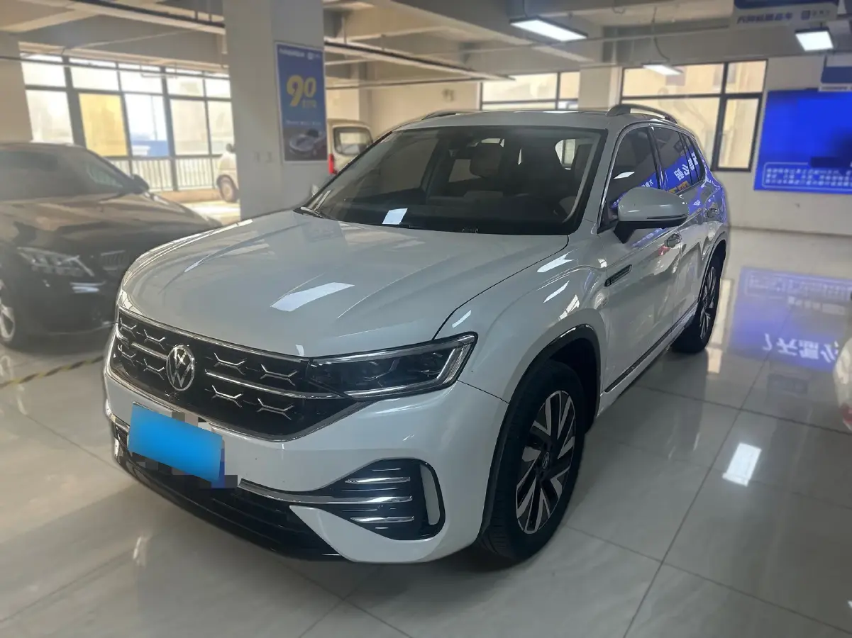 2023 Volkswagen Tayron 2.0T 186HP L4 7DCT