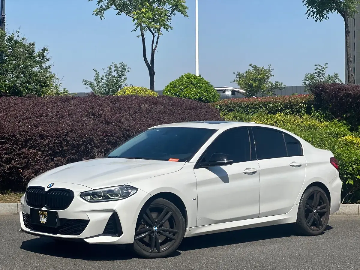 2022 BMW 1 Series 2.0T 192HP L4 7DCT