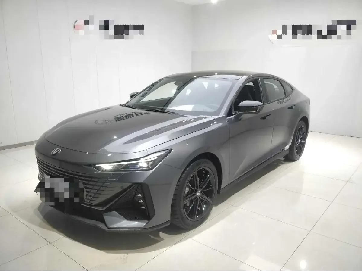 2023 ChangAn UNI-V 1.5T 188HP L4 7DCT