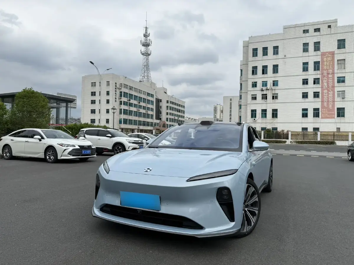 2023 NIO ET5T BEV 75KWH