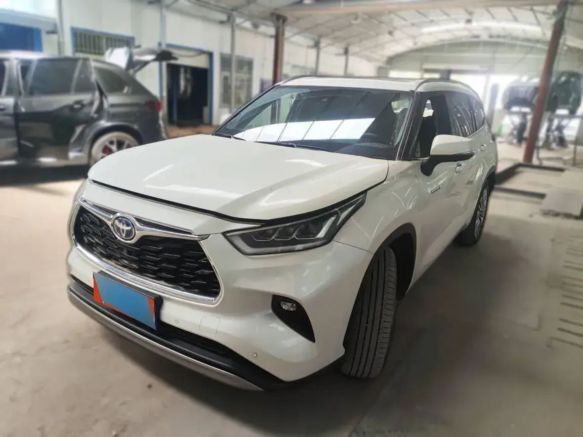 2022 Toyota Highlander 2.5L 192HP L4 E-CVT Hybrid