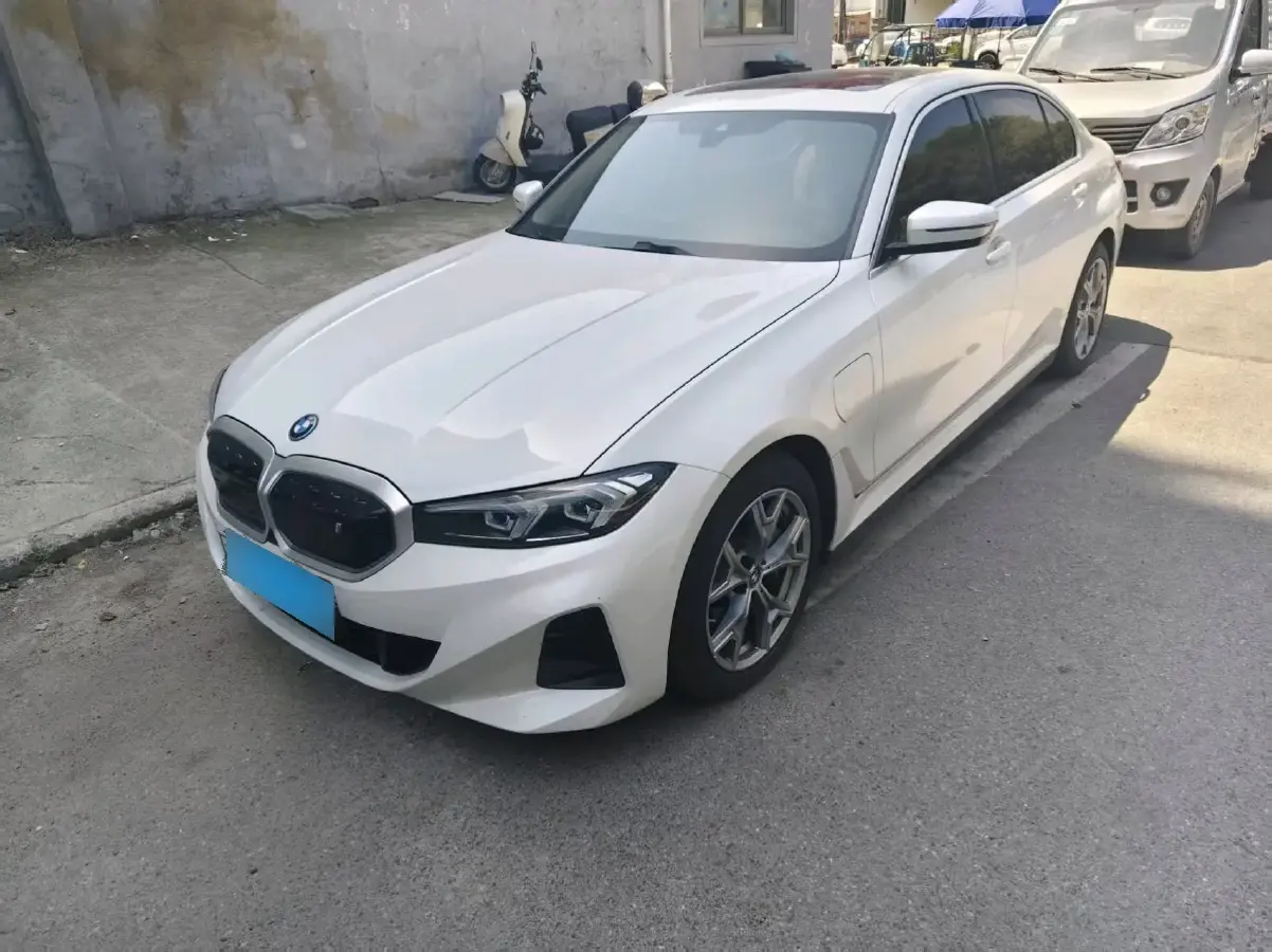 2025 BMW i3 BEV 70KWH