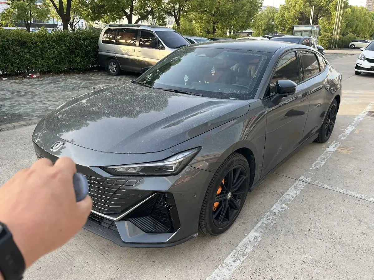 2022 ChangAn UNI-V 1.5T 188HP L4 7DCT